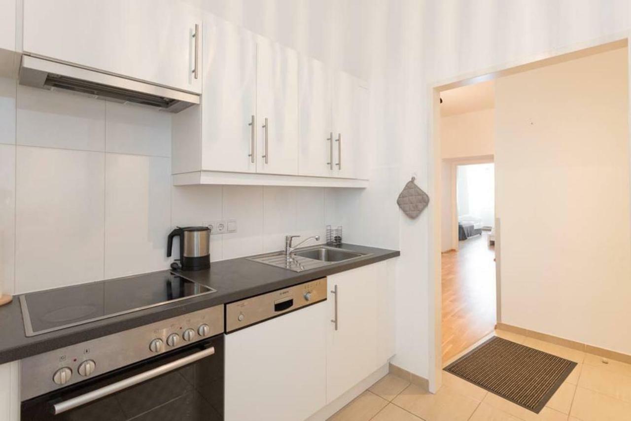 Spacious Vienna Central Station Residence Exterior photo